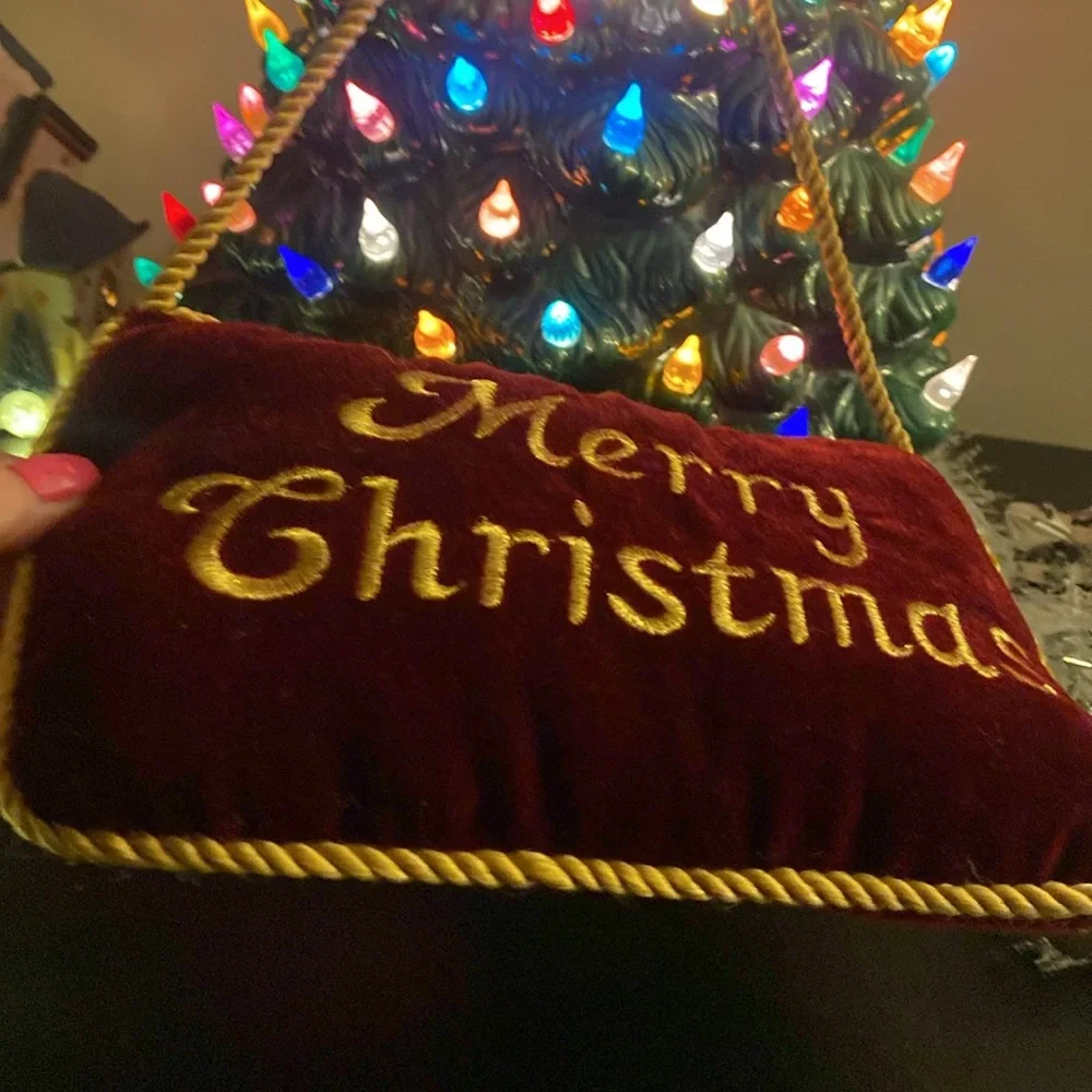 🎄Merry Christmas velvet hanging decorative pillow dark red and gold 🎄